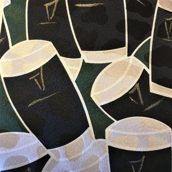 VERONIQUE DIDI 100% Silk Guinness Logo Necktie - Picture 7 of 10